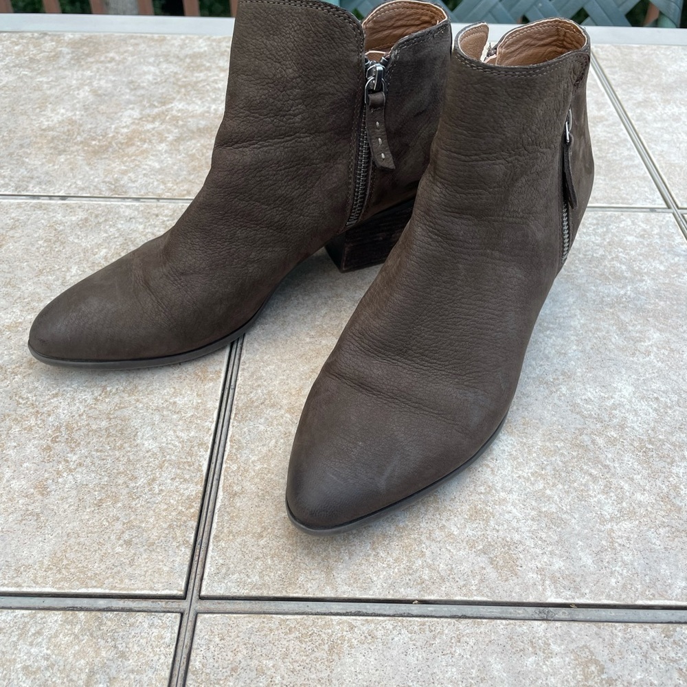 Frye Short Heeled Leather Bootie